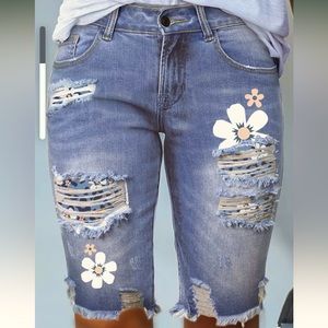 New Sidefeel Women Bermuda Shorts Denim Destroyed Raw Hem Shorts Jeans.